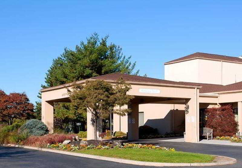 Courtyard Newark Liberty International Airport Hotel Exterior photo